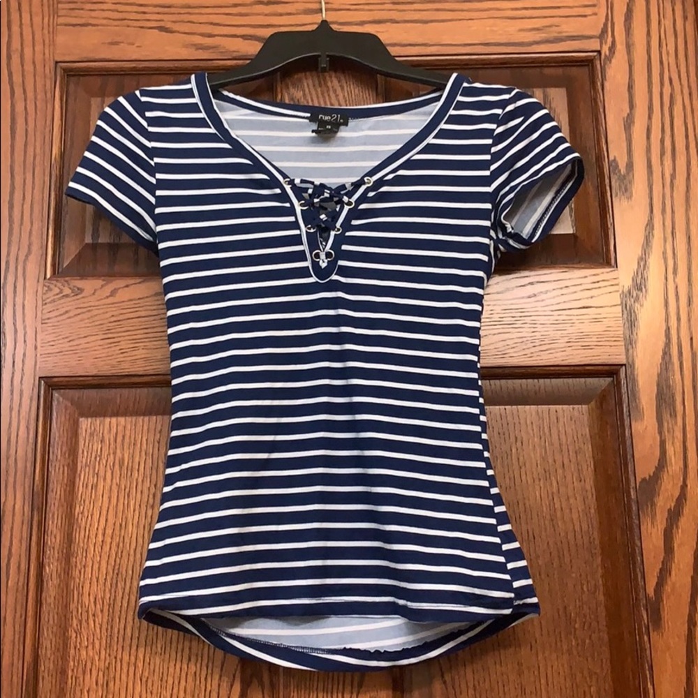 Short sleeve shirt
